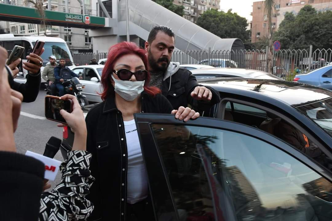 بالصور فنانيين بالحبر الفسفوري في أول أيام الانتخابات الرئاسية 5 بالصور فنانيين بالحبر الفسفوري