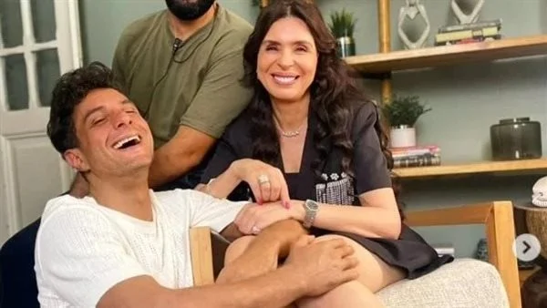 دينا الراقصة تكشف حقيقة زواجها من أحمد الفيشاوي بعد الصورة التى قلبت السوشيال ميديا 3 دينا الراقصة تكشف حقيقة زواجها