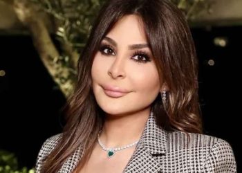 إليسا تفجر مفاجاة