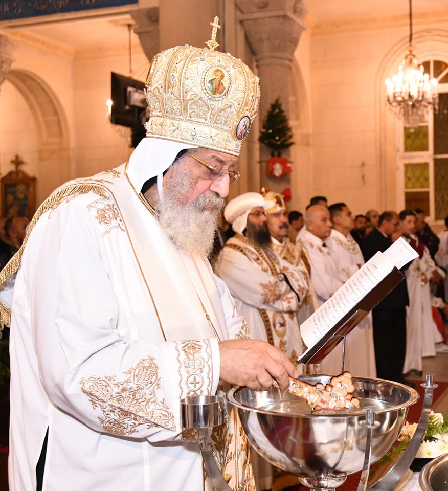 البابا تواضروس الثاني يصلى قداس عيد الغطاس 