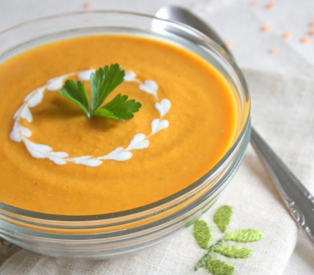 طريقة عمل شوربة العدس مع البصل بوصفة جديدة زي المحلات 3 شوربة العدس