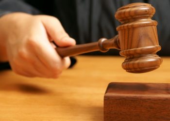  سقوط شبكة منافية للأداب داخل دانا مول
