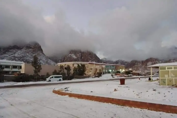 بالصور أجواء أوروبية في سانت كاترين الثلوج تغطيها باللون الأبيض 3 الثلوج تغطي سانت كاترين