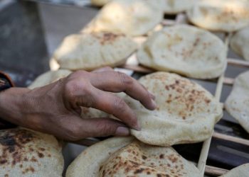 تفاصيل طرح رغيف العيش لغير حاملي بطاقات التموين بهذا السعر