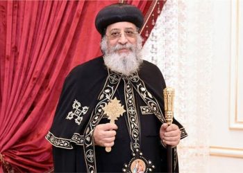 البابا تواضروس يتابع