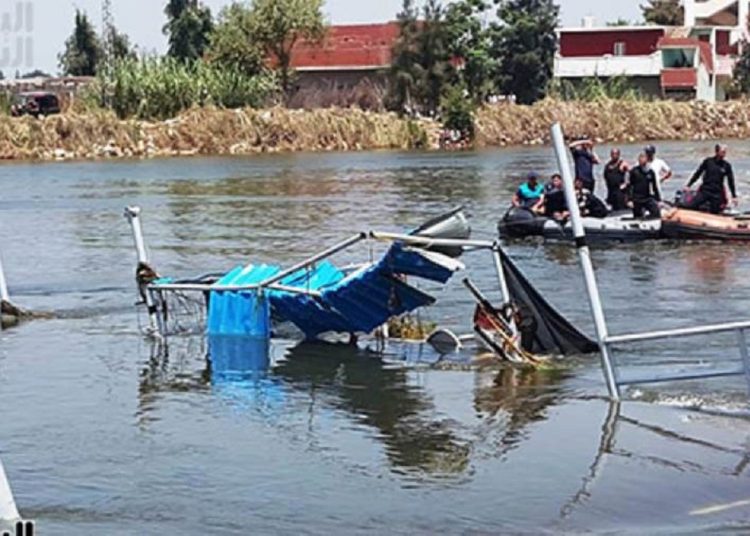وردنا الان بالصور غرق معدية تحمل عمال شركة مقاولات في الجيزة و جارى البحث عن مفقودين 1 348223362 1037697420541898 6620654874558679687 n 562