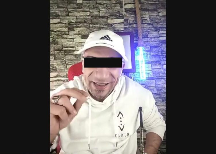 تفاصيل القبض على بلوجر شهير ونجله داخل فيلا فئ الإسكندرية 1 تفاصيل القبض على بلوجر شهير