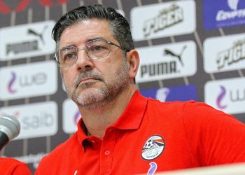حقيقة تنازل فيتوريا مدرب منتخب مصر السابق عن الشرط الجزائي