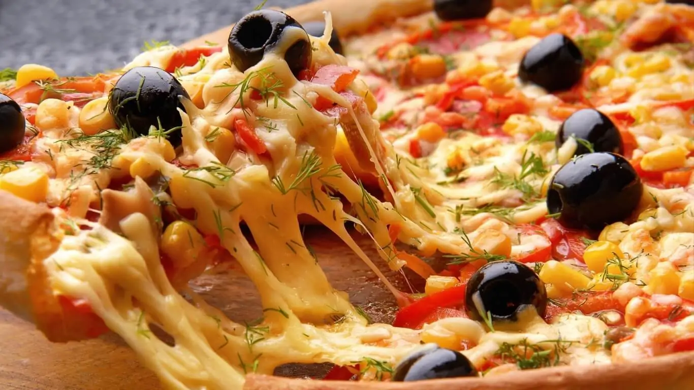 البيتزا الكدابة حضريها في 10 دقائق و بنص كوب لبن 3 pizza l