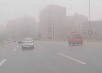 سحب منخفضة وأمطار الأرصاد تحذر من طقس الساعات المقبلة