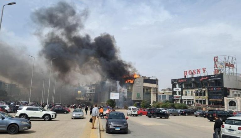 خسائر حريق كباريه وبنك في مول شهير بالقاهرة الجديدة أكلتهم النيران 4 حريق كباريه وبنك في مول شهير