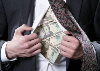 تفاصيل سقوط عصابة الدولارات في الطيران المدني اختلاس عملات أجنبية