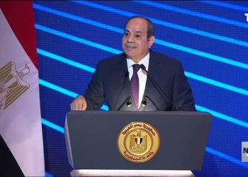 الرئيس السيسي يوضح سبب تحرير سعر الصرف في هذا التوقيت واللي كانوا على الترابيزة قالوا لأ