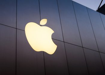 كيفية الدفع بخدمة Apple Pay