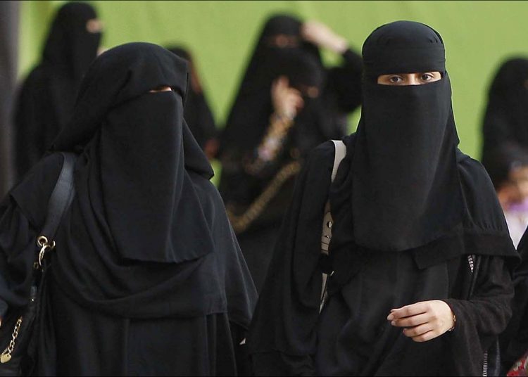 قرار حظر النقاب في المدارس يثير الجدل بين المؤيدين والمعارضين 1 nkab4