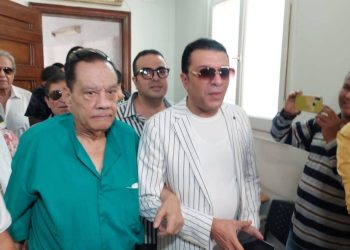 بسبب مأساة حلمي بكر نقيب المهن الموسيقية يبكي على الهواء و يوضح مفاجأة عن الأشهر الأخيرة بحياة الموسيقار