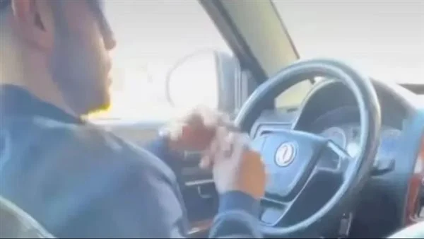 سائق اوبر يهدد فتاة