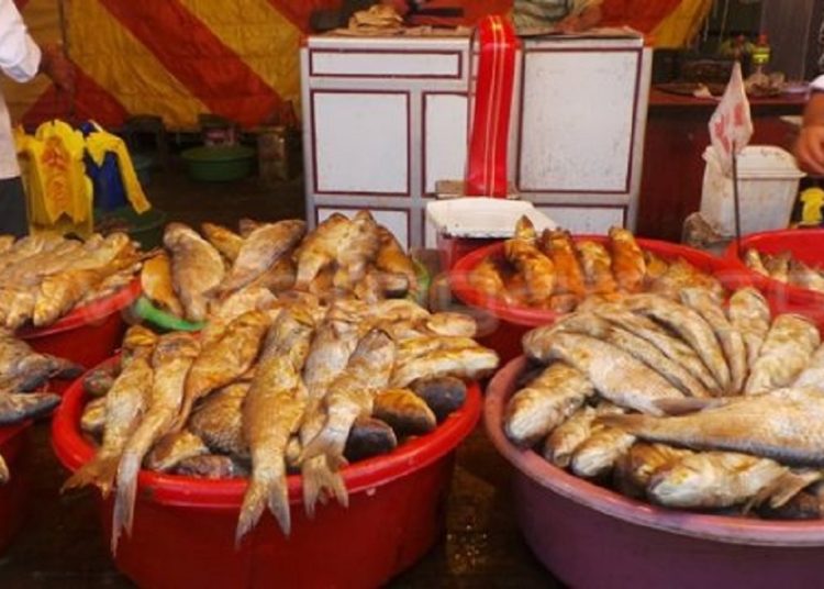 سعر الرنجة والفسيخ والملوحة في الأسواق الوجبة الأشهر إقبالاً خلال هذه الأيام 1 348223362 1037697420541898 6620654874558679687 n 199