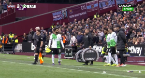 مفاجأه يفجرها قارئ شفاه بشأن ما قاله محمد صلاح ليورجن كلوب أثناء إشتباكهما 2 ماذا قال محمد صلاح