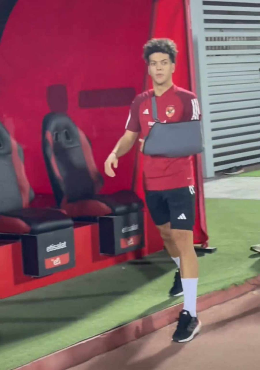 شاهد بالصورة أول ظهور للاعب إمام عاشور في النادي الأهلي بعد العملية 3 إمام عاشور