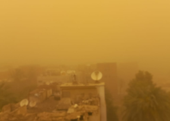عاصفة ترابية