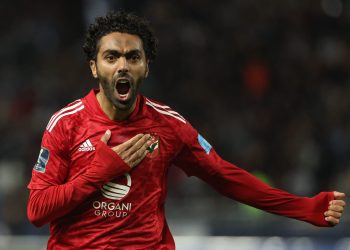 عاجل وردنا الآن خبر مؤسف عن حسين الشحات وماحدث له بعد لقاء الأهلي