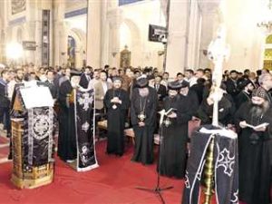 تقاليد أقباط مصر خلال أسبوع الآلام عدس وفول نابت ومنع القبلات حتى سبت النور 5 أسبوع الآلام