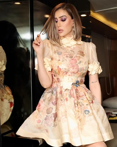 بأسعار خيالية إطلالات الفنانات بالعيد أبرزهم غادة عبد الرازق تثير الجدل 2 إطلالات الفنانات بالعيد غادة عبد الرازق تثير الجدل