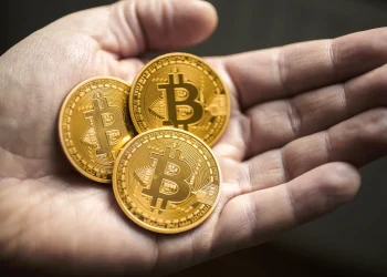 البيتكوين والذهب والفضة