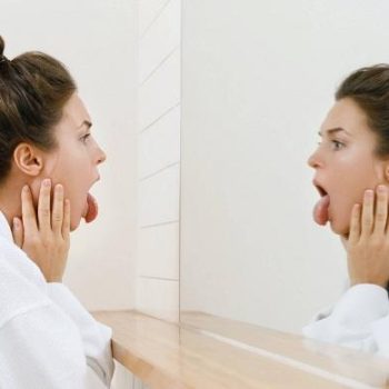 علاج بطرق بسيطة عند حرق اللسان بعد تناول مشروب ساخن 3 علاج حرق اللسان