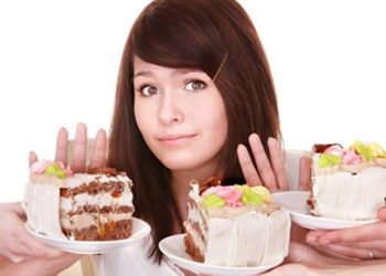 علاقة بين الرغبة الشديدة فى أكل الحلويات قد تكون إشارة لمشاكل صحية خطيرة