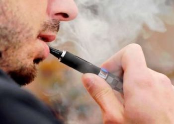 السجائر الإلكترونية توقف عنها الآن اكتشاف نكبة كبيرة تسببها للرئتين