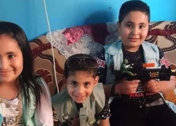تفاصيل وفاة 3 أطفال من أسرة واحدة وإصابة والدتهم الأنبوبة خلصت عليهم