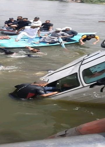 تفاصيل حادث معدية أبو غالب انتشال فتاة جديدة من حادث ميكروباص 4 سقوط ميكروباص من معدية أبو غالب