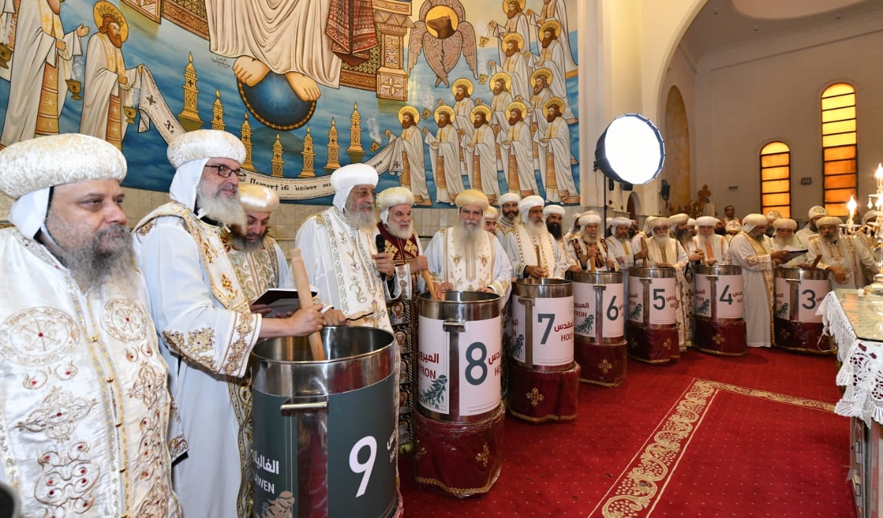 بالصور البابا تواضروس الثاني عن تفاصيل طقس إيداع الخميرة المقدسة للميرون الجديد 3 البابا تواضروس الثاني