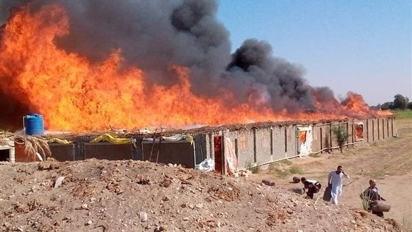 حريق هائل يلتهم مصنع دلتاتكس