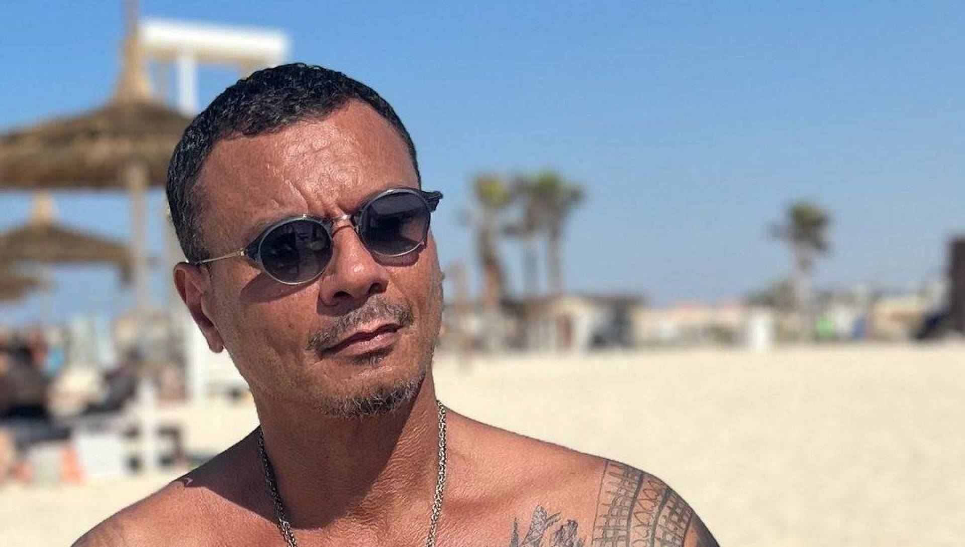 ننشر أول صور للمصابتين في واقعة عباس أبو الحسن وقرار عاجل بإخلاء سبيل الفنان 4 حادث عباس أبو الحسن
