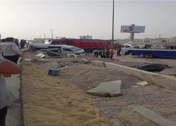 تفاصيل تصادم تريلا ب12 سيارة