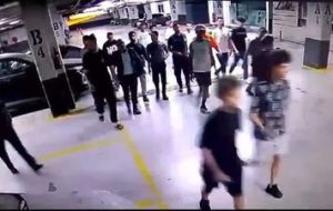 تفاصيل جديدة في خناقة إمام عاشور مع موظف أمن بمول شهير بأكتوبر 2 خناقة إمام عاشور مع موظف أمن
