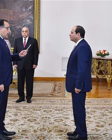 مصدر يعلن موعد حلف اليمين للحكومة الجديدة و حركة المحافظين الجدد 5 موعد حلف اليمين للحكومة الجديدة
