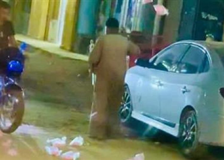 بائع غزل البنات الذى أبكى المصريين في العيد لهذا السبب رمى بضاعته في الشارع 1 بائع غزل البنات