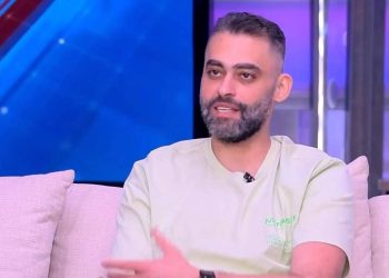 بالصورة ترحيل الفنان أحمد جلال عبد القوي وسط حراسة مشددة إلى السجن لتنفيذ حكم الحبس