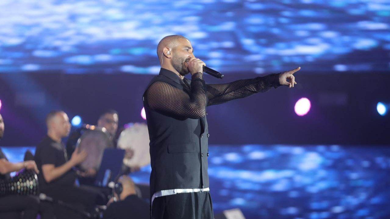 اتعودت أتشتم 3 أيام في الأسبوع أحمد سعد يخرج عن صمته ويعلق على فيديو إستحمامه 2 ahmed sad la
