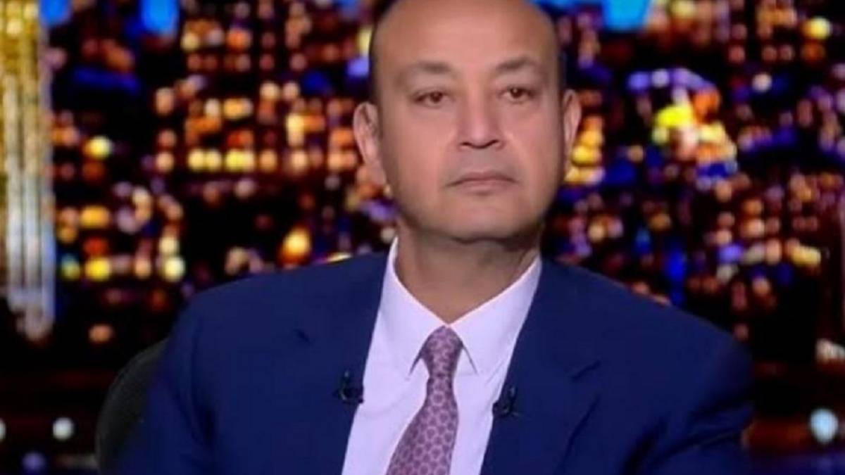 عمرو أديب يهاجم الزمالك بتعليق ناري بعد قرار عدم لعب مباراة القمة 2 عمرو اديب