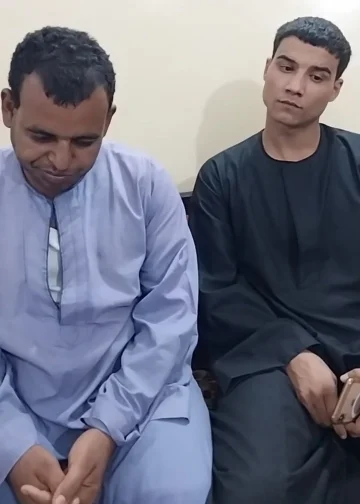بائع غزل البنات الذى أبكى المصريين في العيد لهذا السبب رمى بضاعته في الشارع 3 مصور وبطل الفيديو