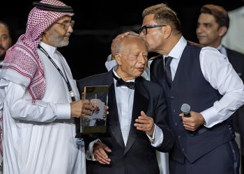 هاني شنودة يكشف عن العيب الذي كان يعاني منه عمرو دياب في بداية مشواره