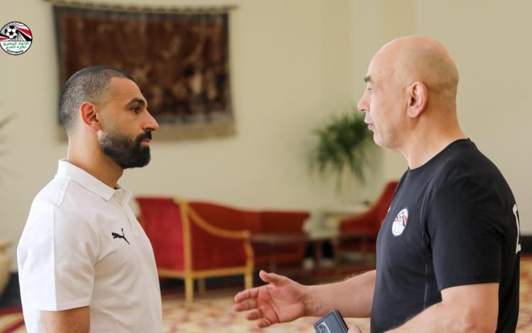 محمد صلاح يكشف عن موقفه من الأنضمام إلى معسكر منتخب مصر ويخطر اتحاد الكرة بالموعد 1 محمد صلاح مع منتخب مصر