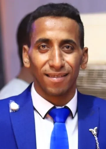 رد فعل مفاجئ من الفنان عمرو دياب بعد واقعة صفعه لمعجب فى حفل زفاف 3 الشاب ضحية الصفع