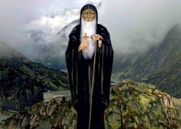 بالصور عشية عيد استشهاد القديس الأنبا موسي الأسود أعداد كبيرة من المصلين بكنيسة العذراء الوجوه بشبرا 1 2018 4 8 10 47 37 884 16