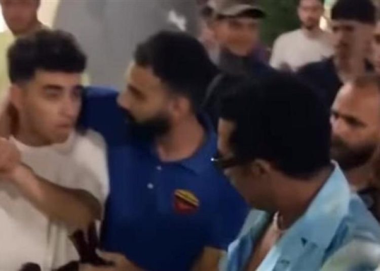 بالفيديو محمد رمضان يصفع شاب بالقلم في الساحل الشمالي ورد فعل صادم من الأخير 1 واقعة صفع محمد رمضان